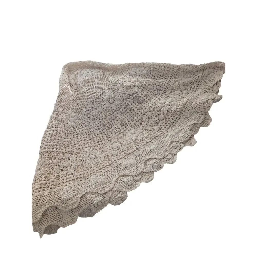 GORGEOUS VINTAGE FLORAL & LACE CREAM CROCHETED TABLECLOTH, CIRCULAR! 68